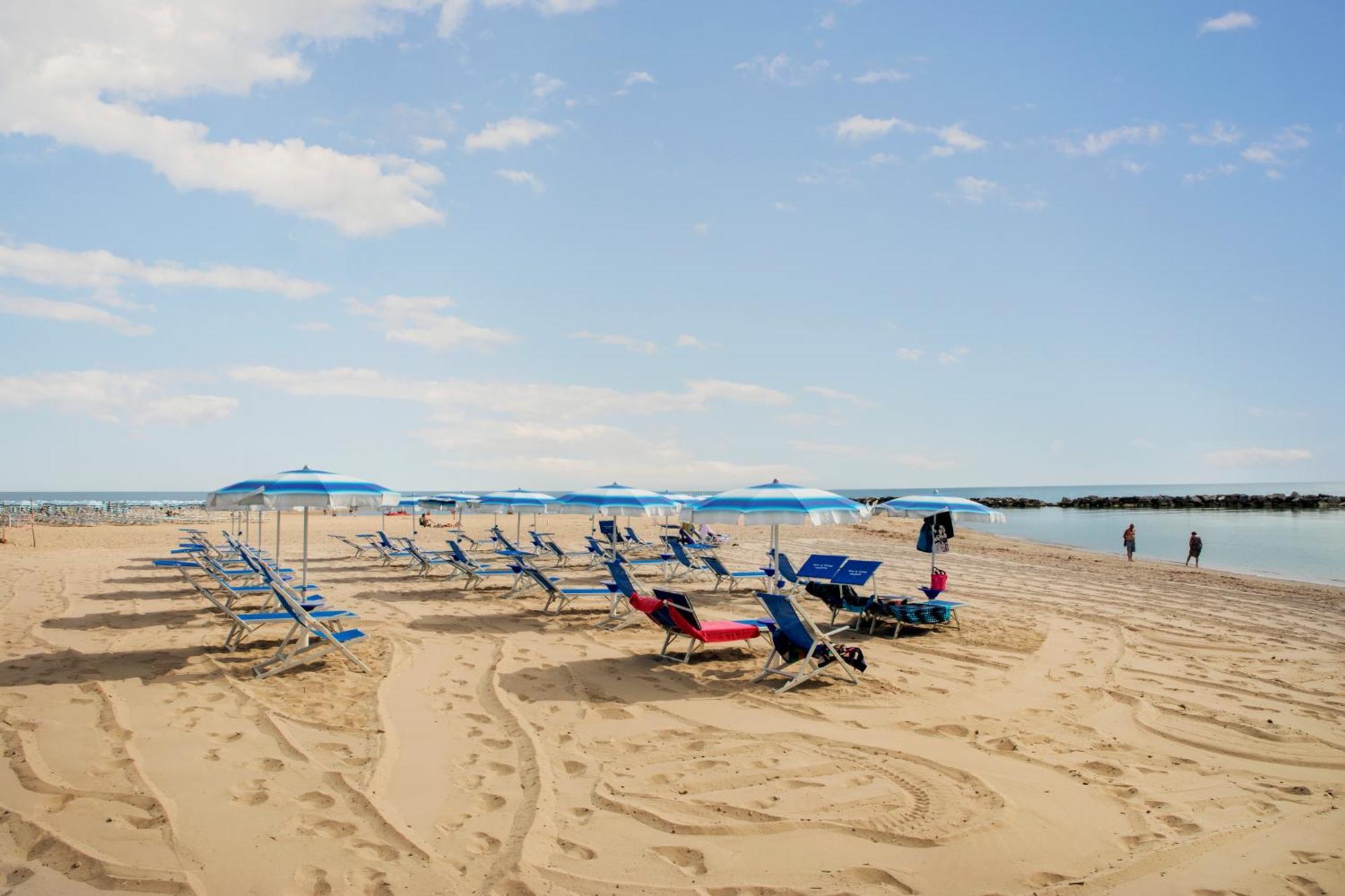 Residence Brezza Di Mare San Benedetto del Tronto Exterior foto