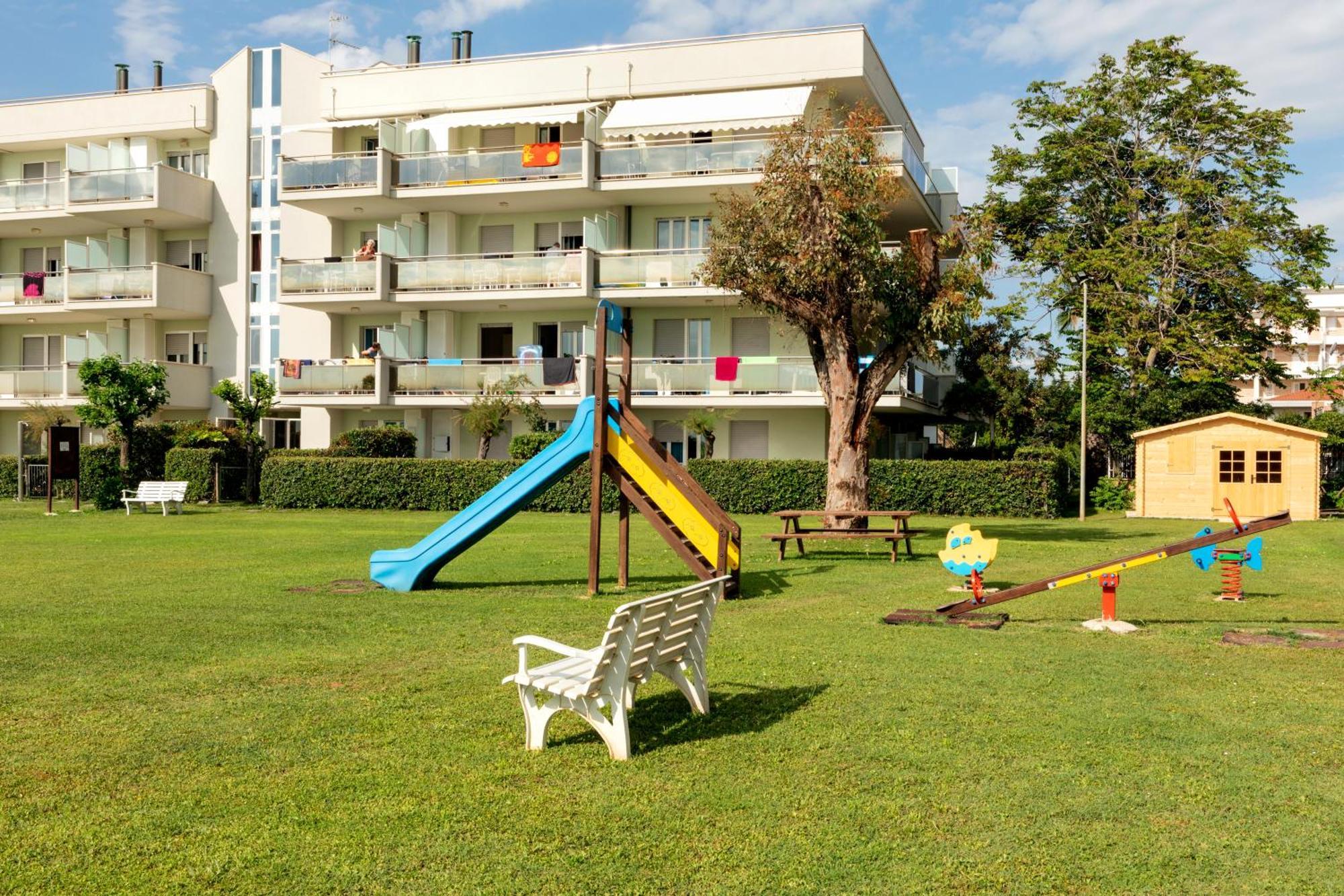 Residence Brezza Di Mare San Benedetto del Tronto Exterior foto